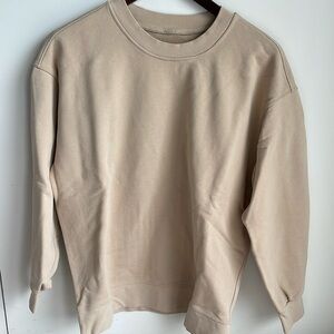 Lululemon sweatshirt